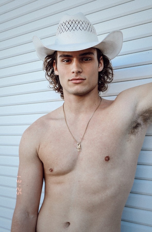 Leo Simmons Fan Mail Address