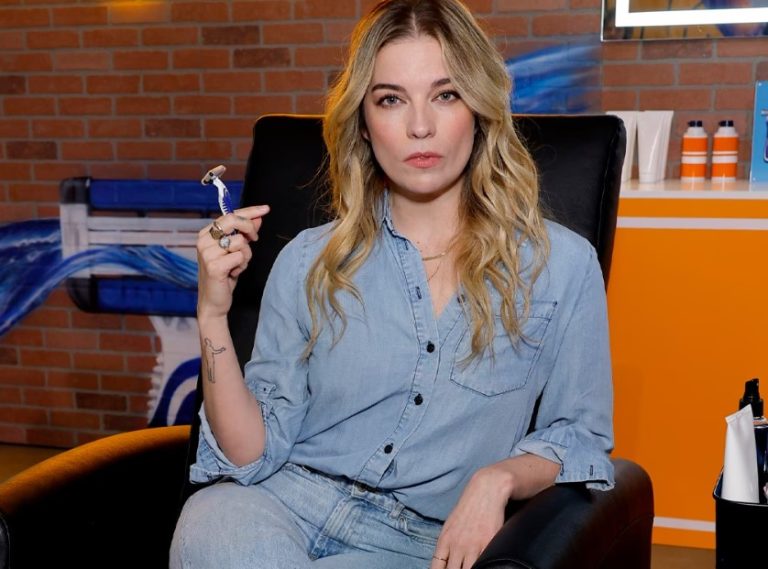 Annie Murphy Fan Mail Address